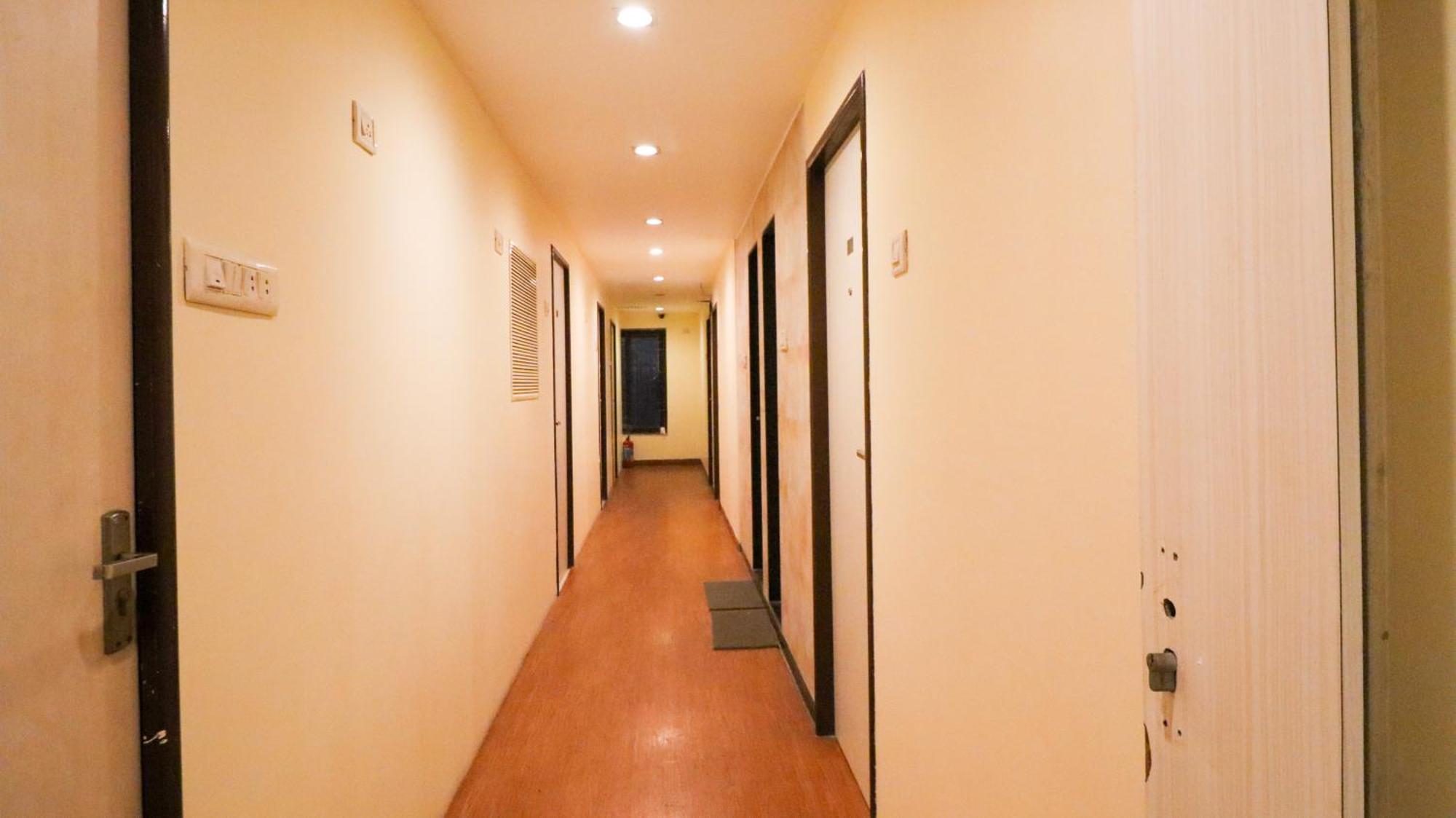 Hotel Tuliip Residency Bombay Esterno foto