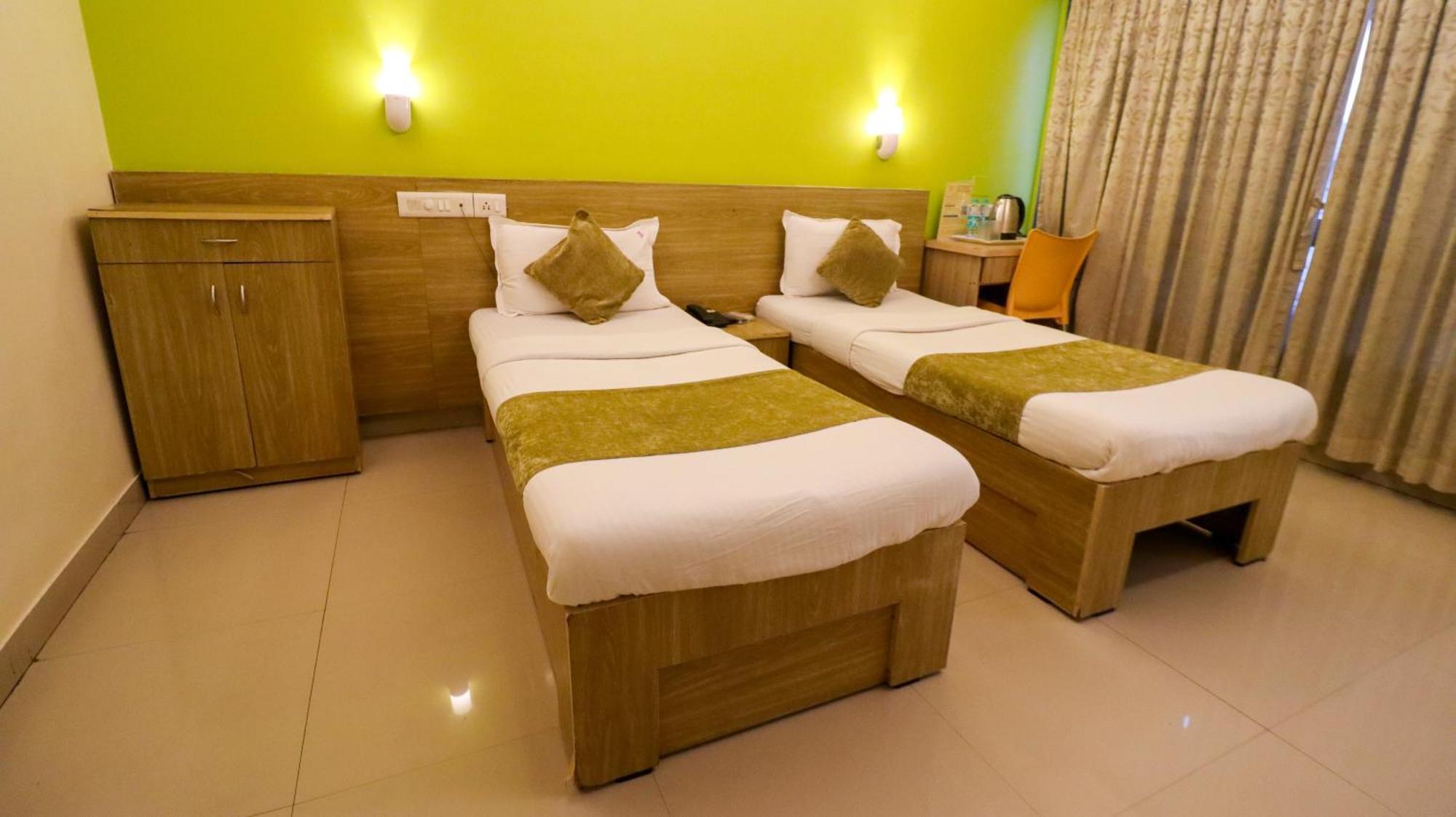 Hotel Tuliip Residency Bombay Esterno foto